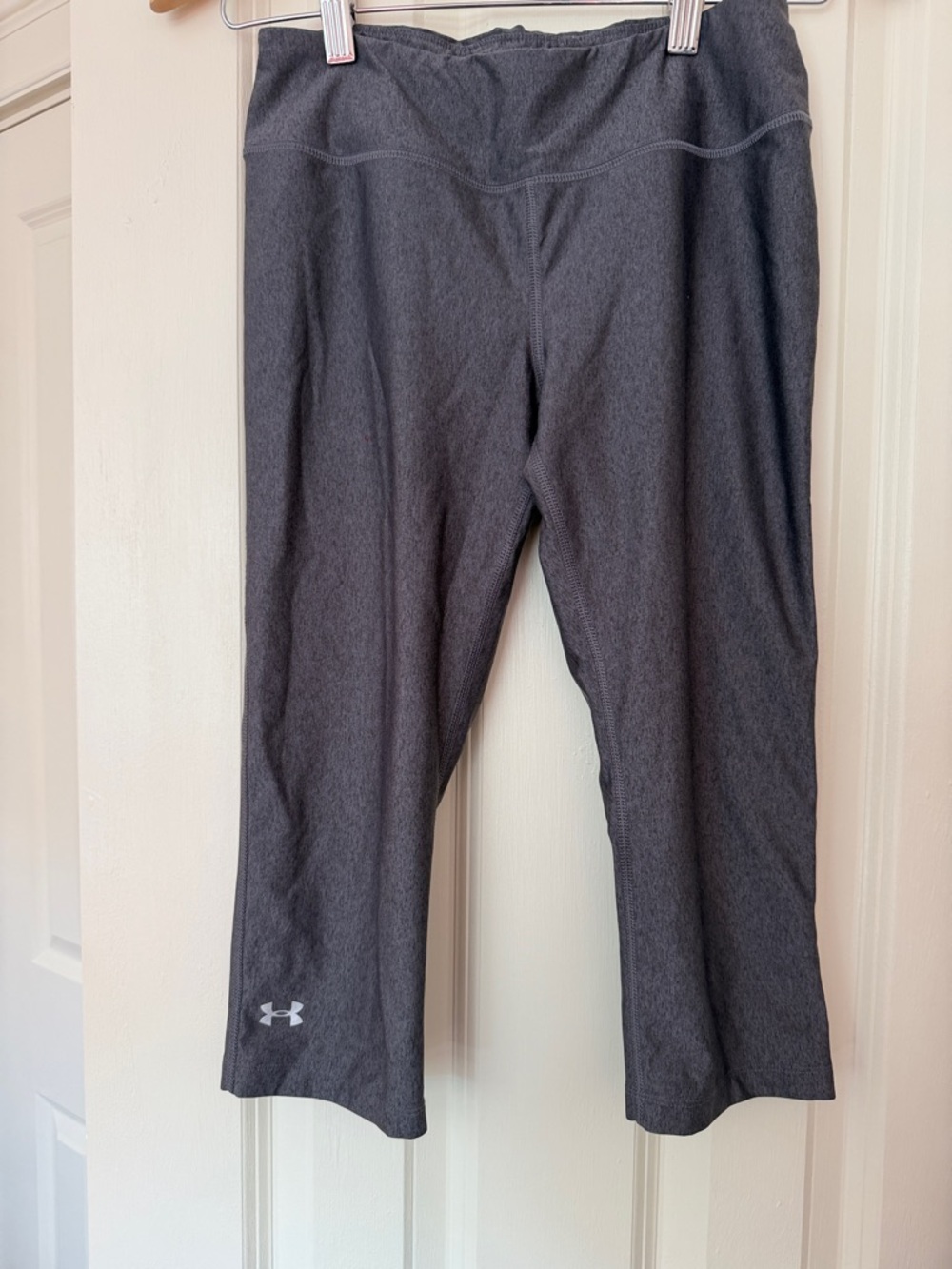 Under Armour Charcoal Gray Performance Capri Leggings